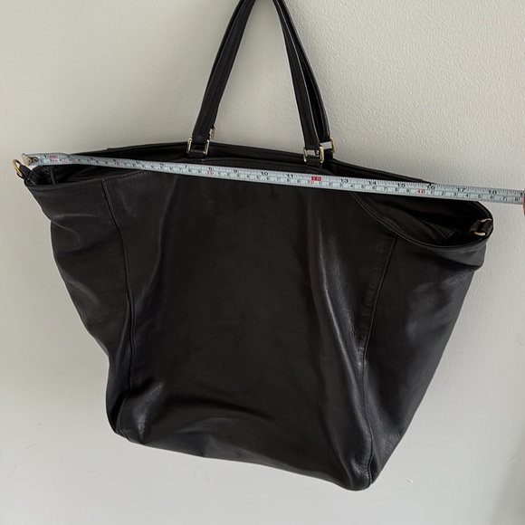 Clare V black leather tote with large suede outer pocket. Blue fabric lining. - Picture 9 of 11